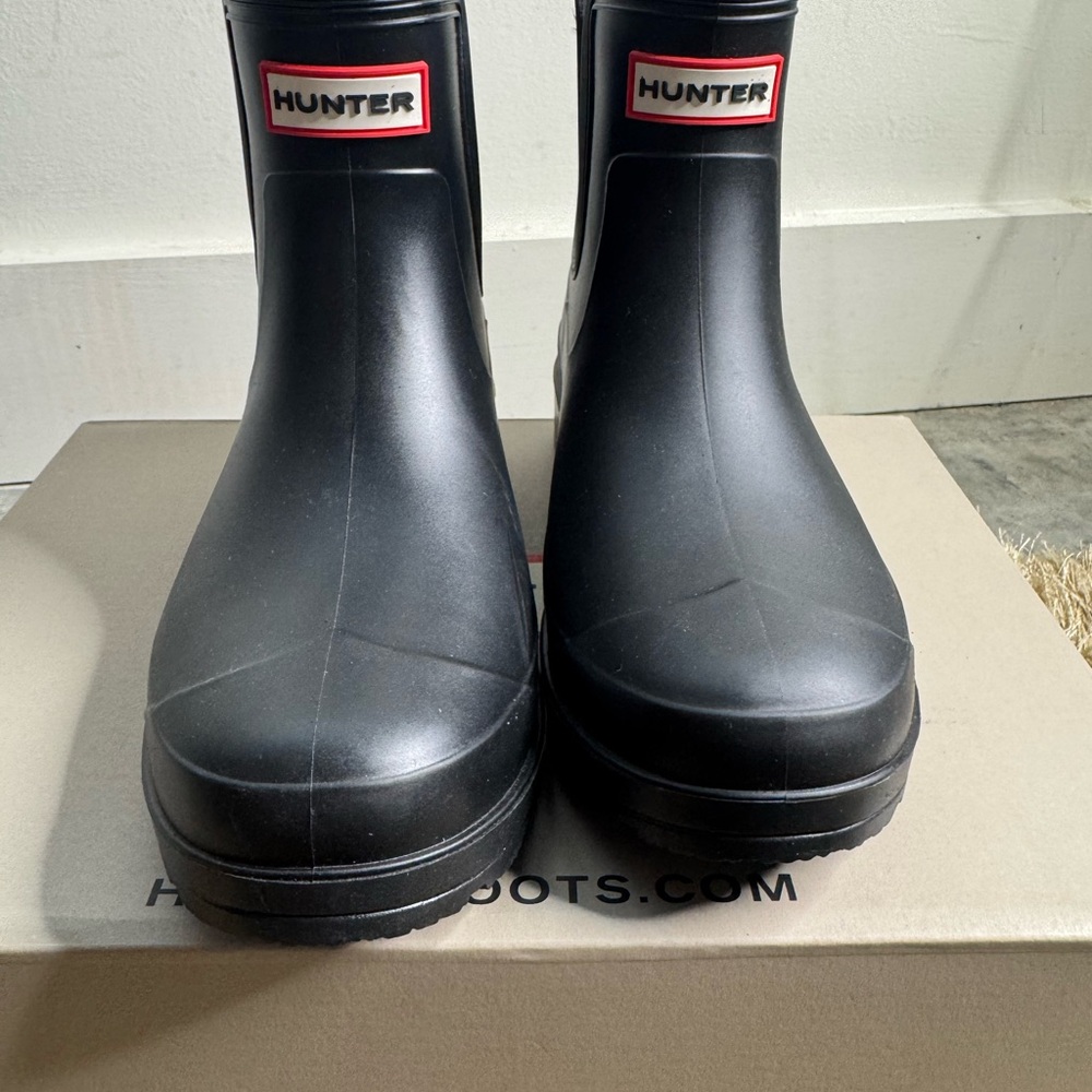 Hunter Black Chelsea Boots Women Size 7